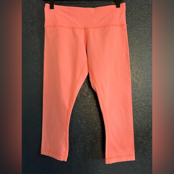 Vintage Lululemon Wunder Under Crop Low-Rise Pink Striped Leggings - Picture 1 of 3